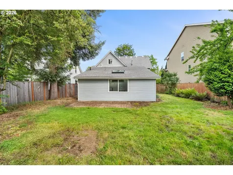 9039 N Richmond Avenue Portland OR 97203
