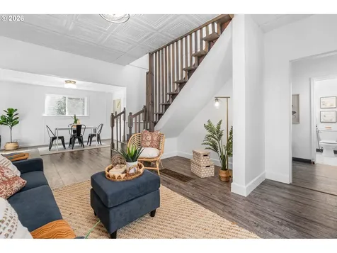 9039 N Richmond Avenue Portland OR 97203