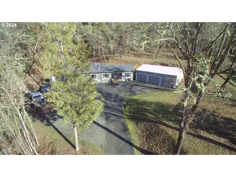 221 Greenhill Drive Roseburg OR 97471