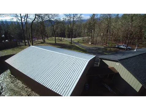 221 Greenhill Drive Roseburg OR 97471