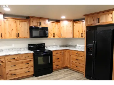 221 Greenhill Drive Roseburg OR 97471