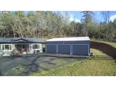 221 Greenhill Drive Roseburg OR 97471