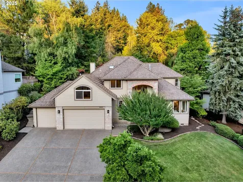 8910 SW Lancelot Lane Portland OR 97219