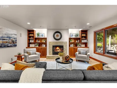 8910 SW Lancelot Lane Portland OR 97219