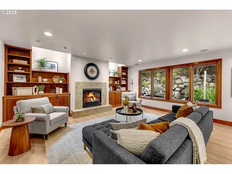 8910 SW Lancelot Lane Portland OR 97219
