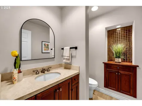 8910 SW Lancelot Lane Portland OR 97219