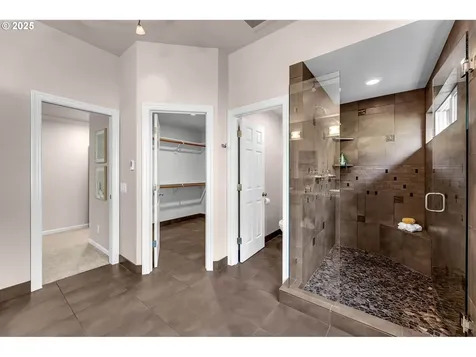 8910 SW Lancelot Lane Portland OR 97219