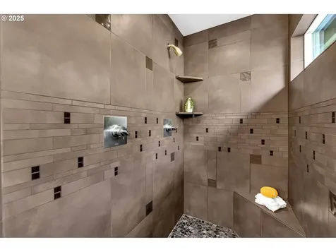 8910 SW Lancelot Lane Portland OR 97219