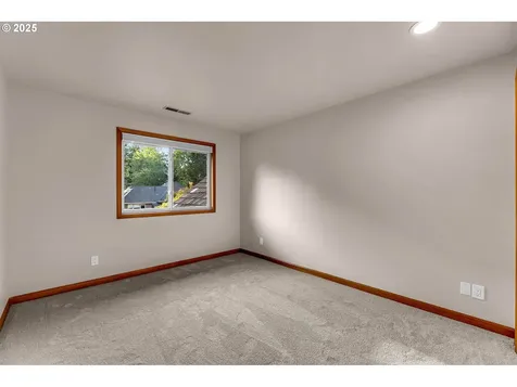 8910 SW Lancelot Lane Portland OR 97219