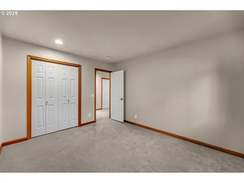 8910 SW Lancelot Lane Portland OR 97219