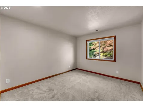 8910 SW Lancelot Lane Portland OR 97219