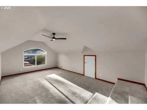 8910 SW Lancelot Lane Portland OR 97219