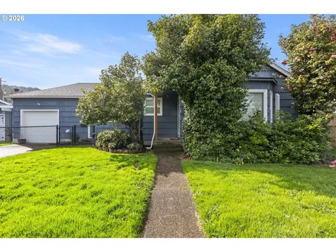 824 W Nebo Street Roseburg OR 97471