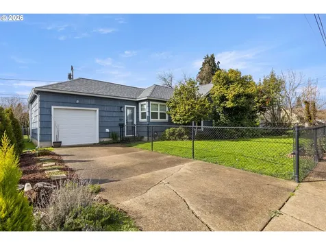 824 W Nebo Street Roseburg OR 97471
