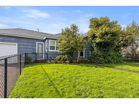 824 W Nebo Street Roseburg OR 97471