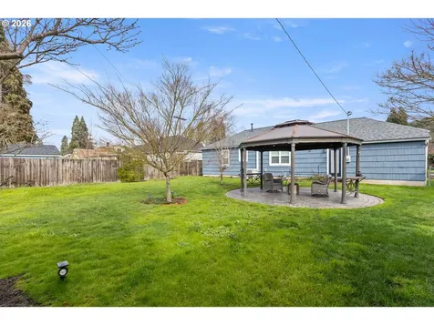 824 W Nebo Street Roseburg OR 97471
