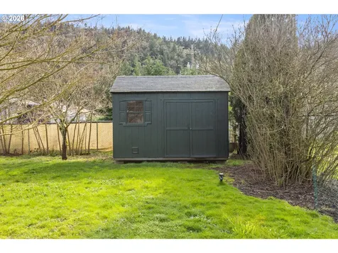824 W Nebo Street Roseburg OR 97471