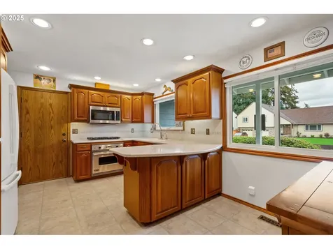 3034 SE Brian Street Hillsboro OR 97123
