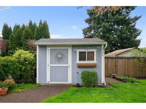 3034 SE Brian Street Hillsboro OR 97123