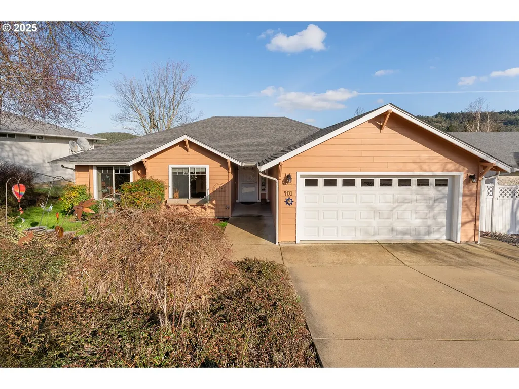 401 Sunnyside Drive Winston OR 97496