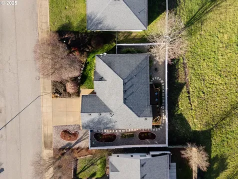 401 Sunnyside Drive Winston OR 97496