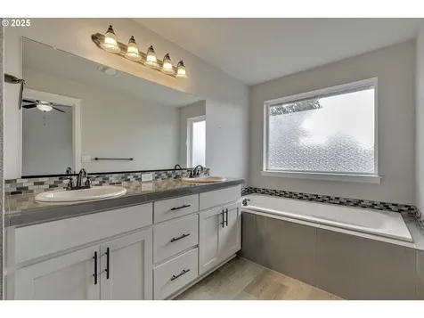 1015 S Nectarine Street Cornelius OR 97113