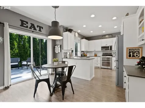8775 SW Comanche Way Tualatin OR 97062