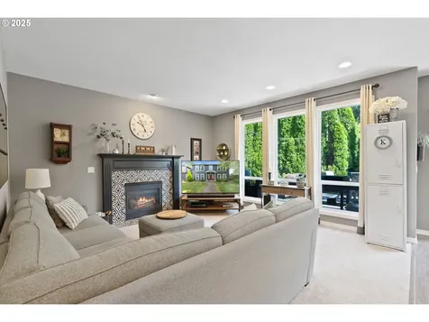 8775 SW Comanche Way Tualatin OR 97062