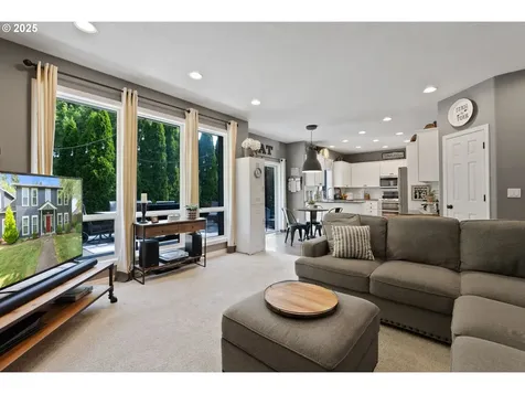 8775 SW Comanche Way Tualatin OR 97062