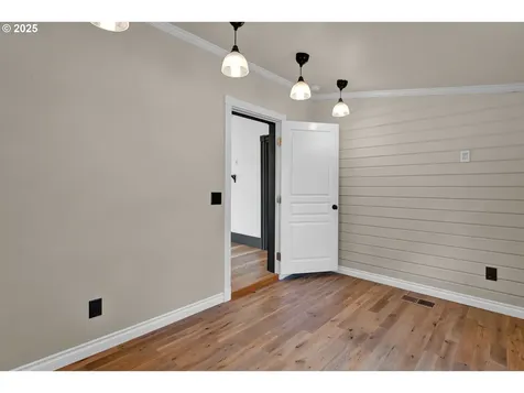 157 E Elmore Street Lebanon OR 97355