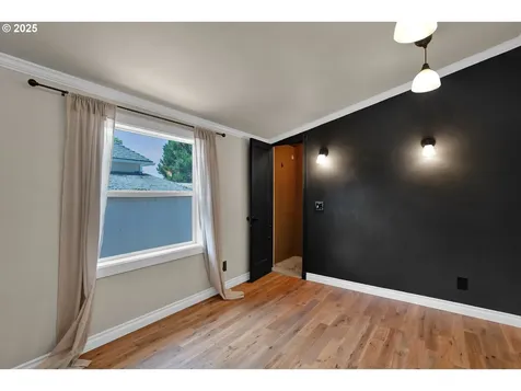 157 E Elmore Street Lebanon OR 97355