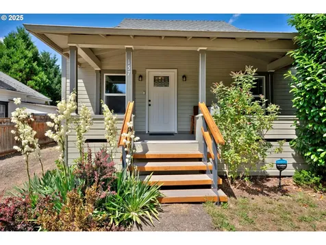 157 E Elmore Street Lebanon OR 97355