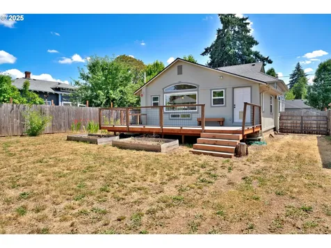 157 E Elmore Street Lebanon OR 97355