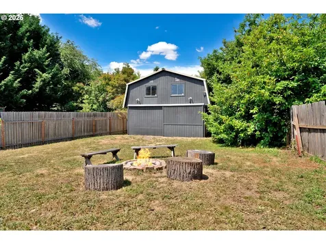 157 E Elmore Street Lebanon OR 97355