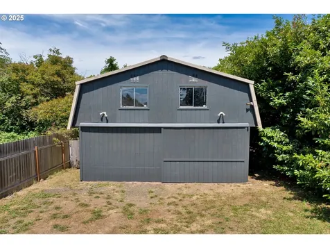 157 E Elmore Street Lebanon OR 97355