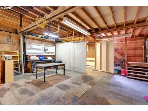 157 E Elmore Street Lebanon OR 97355