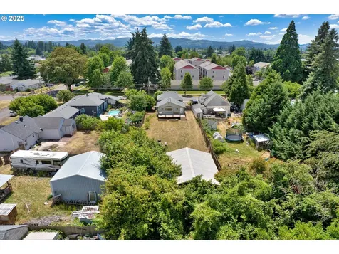 157 E Elmore Street Lebanon OR 97355