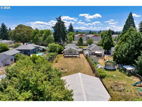 157 E Elmore Street Lebanon OR 97355