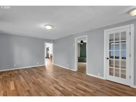 157 E Elmore Street Lebanon OR 97355