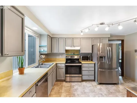 525 NW 83rd Street Vancouver WA 98665