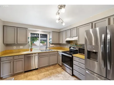 525 NW 83rd Street Vancouver WA 98665