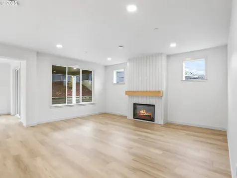 403 W 19th Street La Center WA 98629