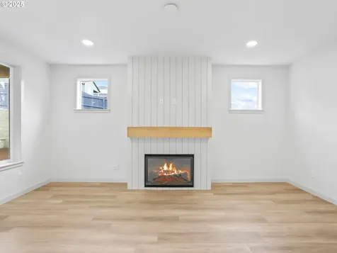 403 W 19th Street La Center WA 98629