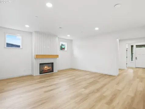 403 W 19th Street La Center WA 98629