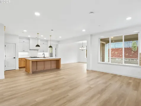 403 W 19th Street La Center WA 98629