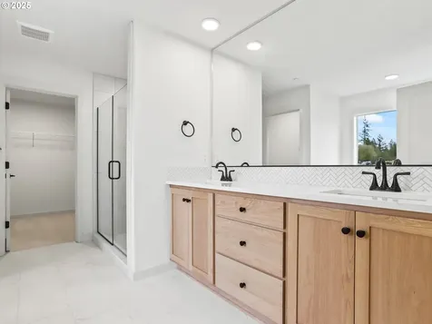 403 W 19th Street La Center WA 98629