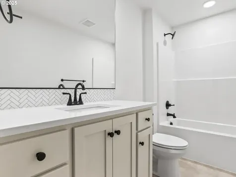 403 W 19th Street La Center WA 98629