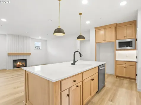 403 W 19th Street La Center WA 98629