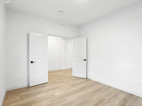 403 W 19th Street La Center WA 98629