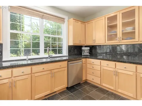 2808 Edgewater Drive Eugene OR 97401